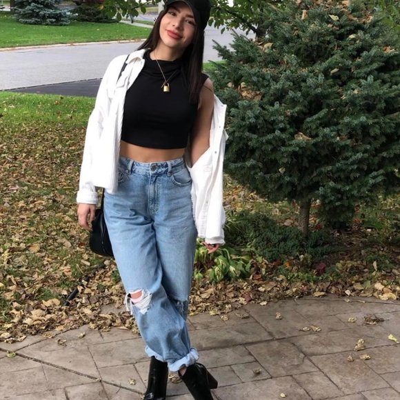 Meet your Posher, Bree - Picture 1 of 4